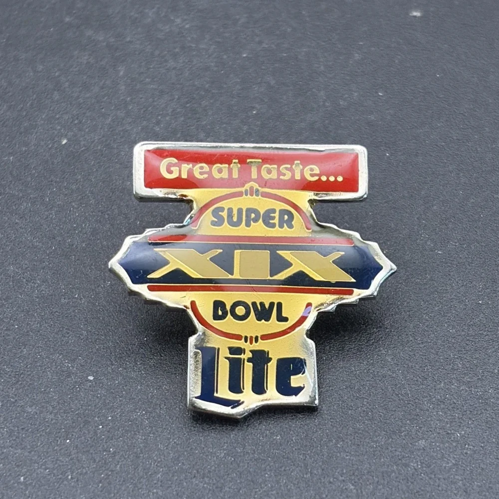 Super Bowl XIX‎ NFL Football Miller Lite Great Taste Lapel Hat Pin